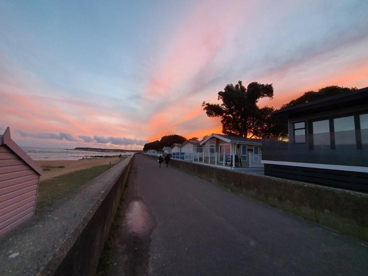 Mudeford Beach Lodge Exteriér fotografie